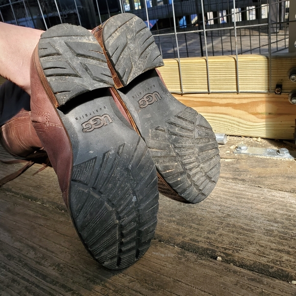 UGG sheepskin lined lace up leather boots size 7 - Picture 2 of 6